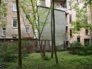 TA- HINTERHOF HUSTLAS